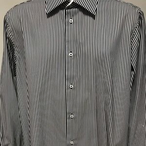 Robert Graham Gently Worn Long Sleeve Shir…